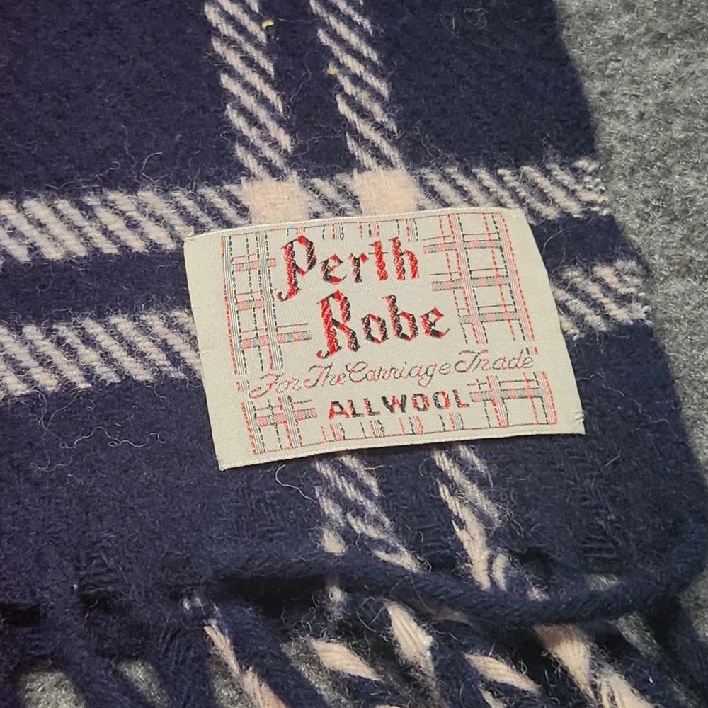 Perth Robe Vintage Wool Carriage Lap Stadium Blanket Throw Navy Red Tartan Plaid